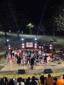 Escola TOM celebra 31 anos e lota Teatro de Arena em Ipatinga soaquinoticias